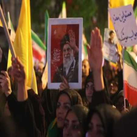 دانلود آهنگ میدان با تو خیابان با ما